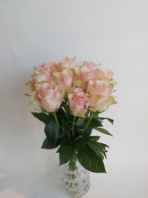 Last inn bildet i Galleri-visningsprogrammet, Rosebukett av våre kvalitetsroser
